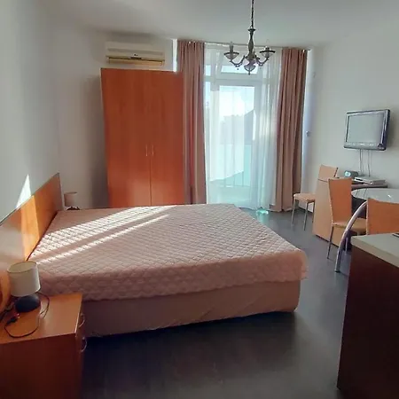 Studio In Apartcomplex Solmarine *